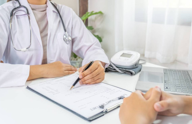 Правительство убрало из условий предоставления отсрочки смотрителям за лицами с инвалидностью II группы обязательное заключение ЛКК