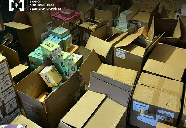 На Волыни детективы БЭБ изъяли контрабанду электронных сигарет на 26 миллионов