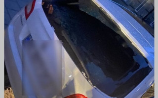 У Львові 21-річна дівчина потрощила шість автомобілів, фото