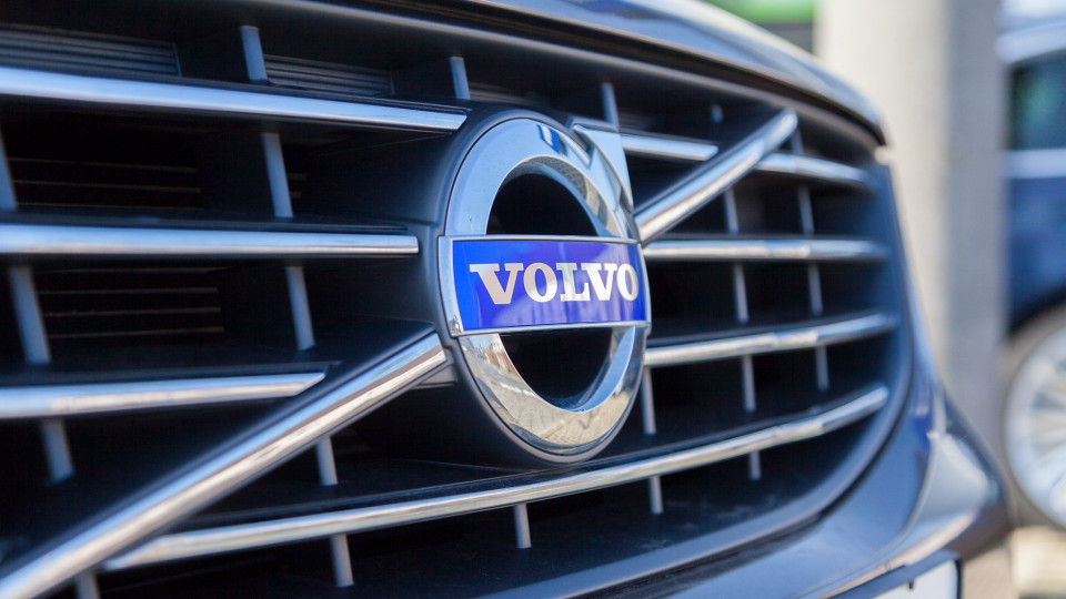 Volvo отзывает более 70 тысяч своих новых электромобилей из-за проблемы с программным обеспечением