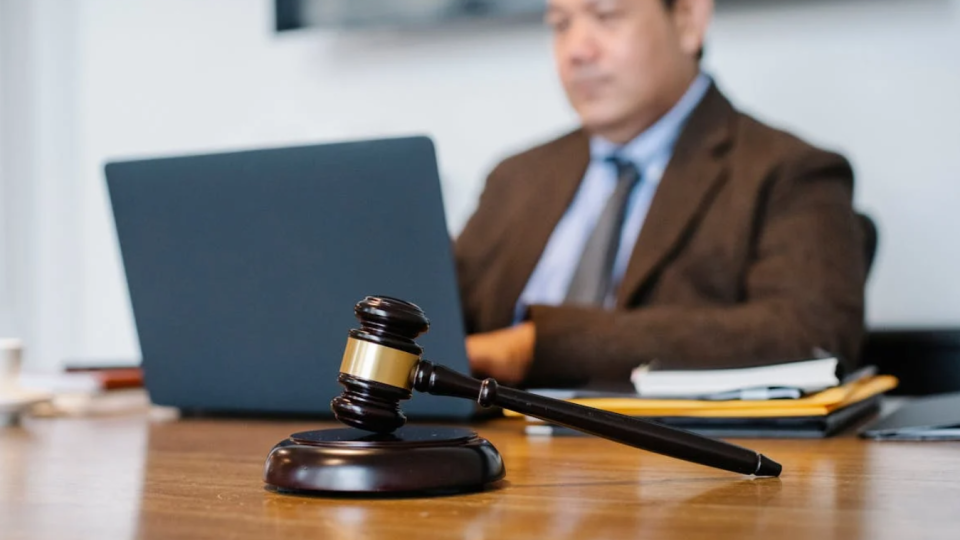 Адвокаты не должны отвечать за риски прерывания связи во время судебного заседания