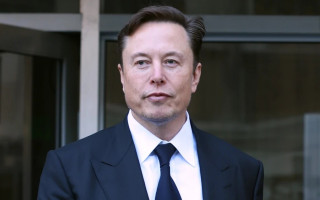 Илон Маск заявил, что запретит использовать в своих компаниях гаджеты Apple с интегрированным ИИ