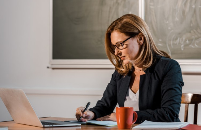 Какова продолжительность отпуска педагогических работников во время военного положения