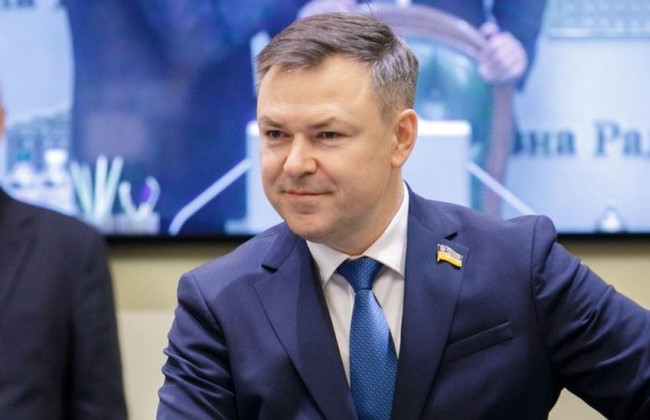 Будем искать баланс, чтобы «не делили на бедных и богатых», – Завитневич заверил, что экономическое бронирование будет