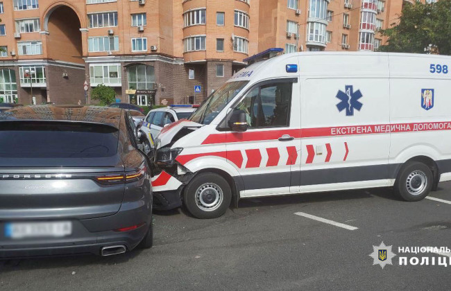 В Киеве попала в аварию «скорая», которая ехала на вызов о ДТП