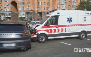 В Киеве попала в аварию «скорая», которая ехала на вызов о ДТП