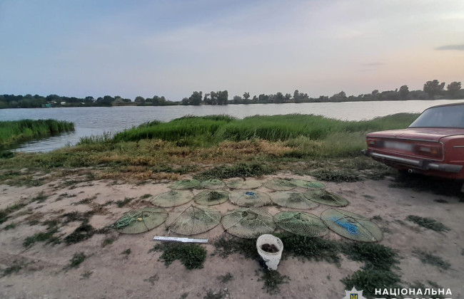 На Одещині чоловік наловив раків на 130 тисяч гривень, за що може на 6 років сісти до в’язниці