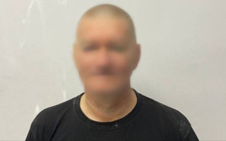 В Киеве пьяный мужчина чуть не зарезал продавца цветов из-за замечания