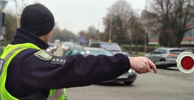 Кабмин внес изменения в порядок осмотра водителей на предмет опьянения