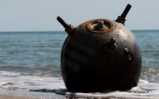 На Одещині до берега прибило міну: відео знешкодження знахідки