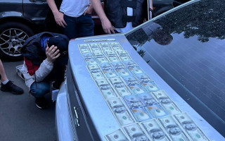 «Любовний трикутник» вирішився не за планом: чоловік дав підкуп СБУ, щоб позбутися конкурента, за що може сісти на 8 років