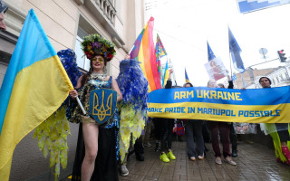 Вперше з початку повномасштабної війни у Києві проходить Марш Рівності: фото