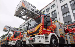 ДСНС України отримала 69 автомобілів від Великої Британії, США, Японії та Естонії