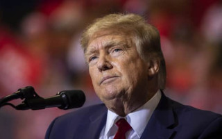 Трамп пригрозив зупинити фінансову допомогу Україні «ще до того, як зайде у Білий дім як президент»