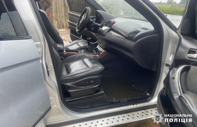 В Черкасской области автомобиль слетел с дороги в Днепр: погибла пассажирка