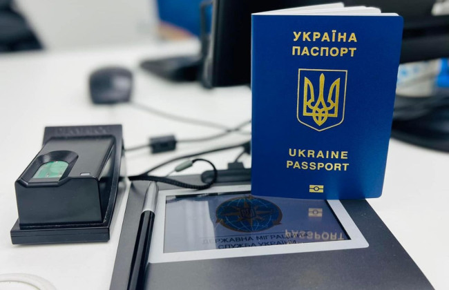 Подання декларації про відмову від іноземного громадянства зобов’язує іноземця, який набув громадянства України, подати відповідний документ,  – КАС ВС