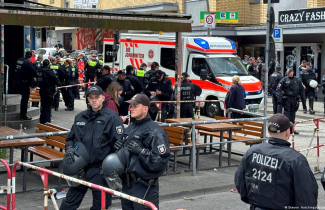 В Гамбурге перед футбольным матчем полиции пришлось стрелять, чтобы задержать мужчину с молотком