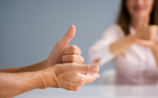 Команда из КПИ создала ИИ-приложение, которое обучает детей языку жестов