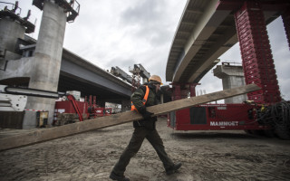 В Киеве строят будущие станции метро «Залив Десенка» и «Радужная»