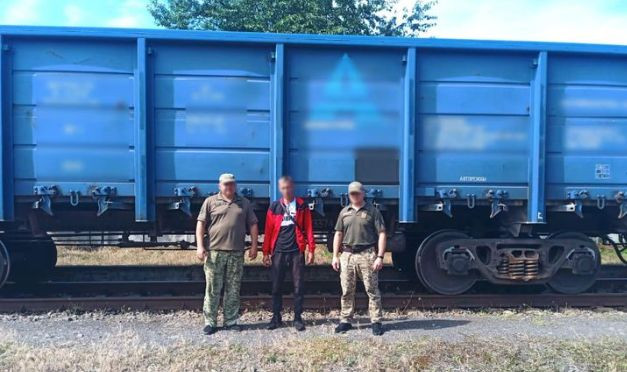 На Вінниччині затримали ухилянта, який заскочив у вантажний потяг, щоб потрапити до Молдови