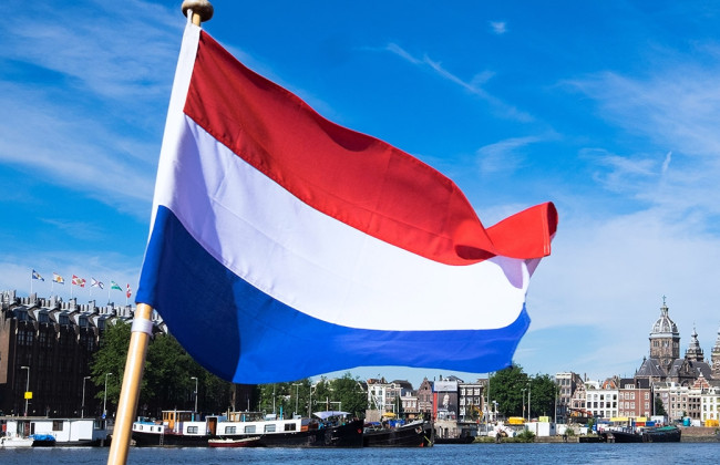 «Охота» за выплатами: украинских беженцев в Нидерландах предупредили о мошенниках