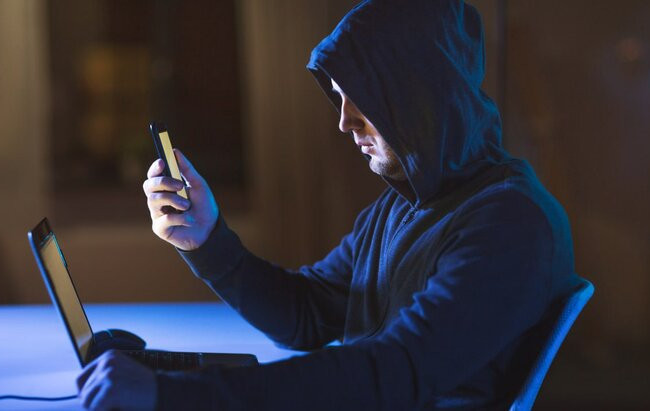 Обманывал пожилых женщин по схеме «ваш родственник попал в ДТП»: мошенник из Львовской области получил наказание