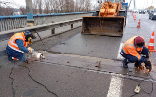 У Києві до 10 серпня обмежать рух транспорту на Північному мосту