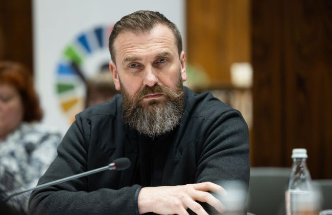 Обучение в школах может начинаться с 10 часов зимой — Оксен Лисовой