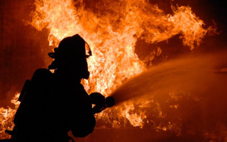 На Львівщині з палаючого будинку вогнеборці врятували 4 людей, з них 2 дітей: 71-річний чоловік загинув