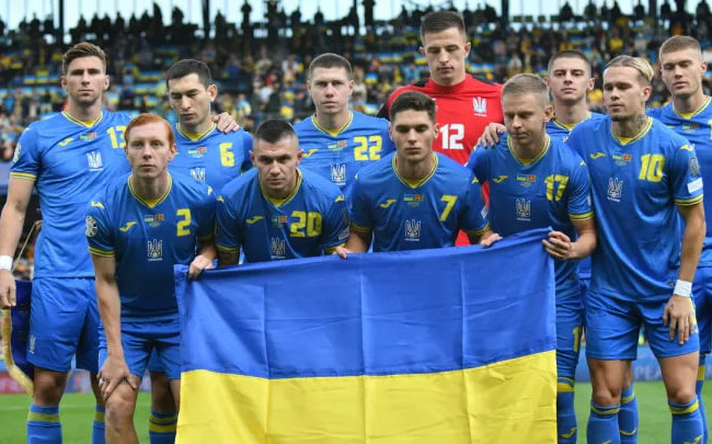 Как встречают сборную Украины по футболу в немецком Дюссельдорфе: видео