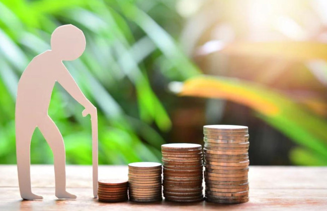 Какой размер возрастной надбавки получают пенсионеры в 2024 году: подробности ПФУ