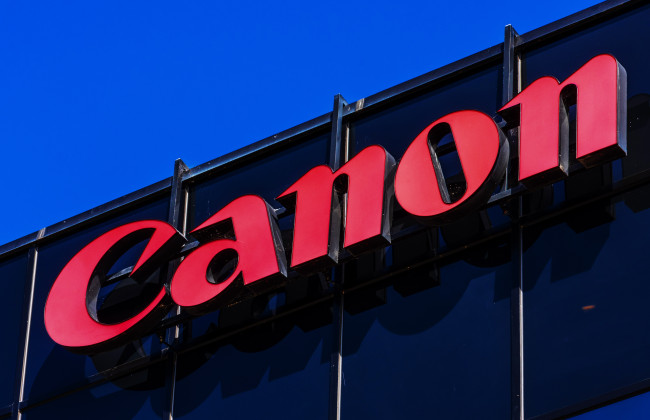 Компания Canon разработала материал, который может увеличить срок эксплуатации солнечных батарей