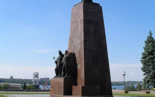 У Запоріжжі виставили на продаж найбільший в Україні бронзовий пам’ятник Леніна