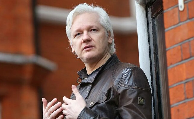 Основатель WikiLeaks Джулиан Ассанж заключил соглашение с США и вышел из британской тюрьмы, признав себя виноватым