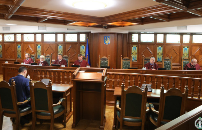 КСУ проверяет конституционность законодательных предписаний относительно трудовых гарантий для работников, призванных на военную службу