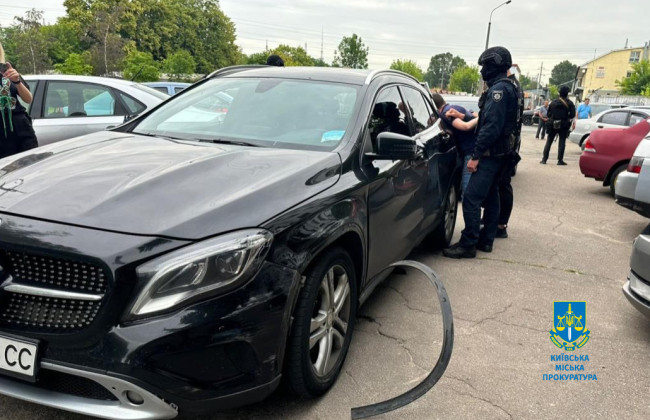 В Киеве разоблачили группу наркодилеров на Мерседесах с кокаином на 4 млн гривен