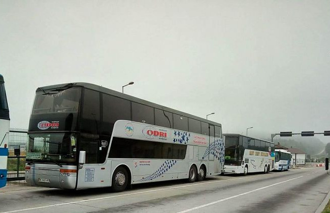 Где можно пересечь границу автобусом без очередей: детали