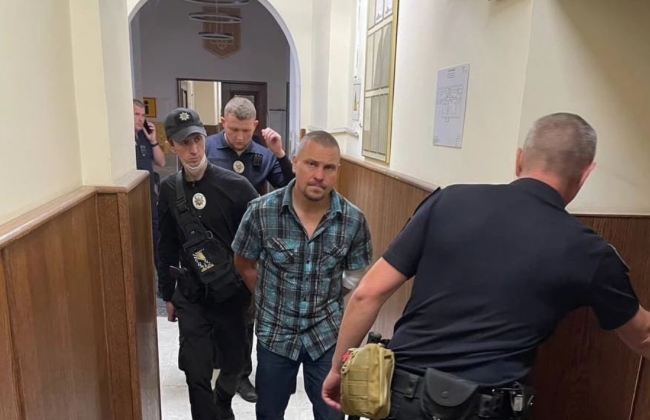 Суд отправил под стражу охранника нардепа Тищенко, участвовавшего в нападении на бывшего военного в Днепре