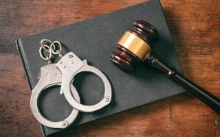 В Кривом Роге суд вынес приговор мужчине, который убил четырех человек и закопал их тела во дворе