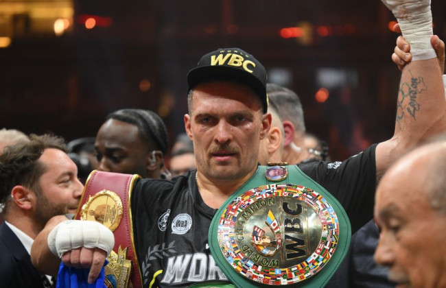 В IBF прокомментировали отказ Усика от титула абсолютного чемпиона