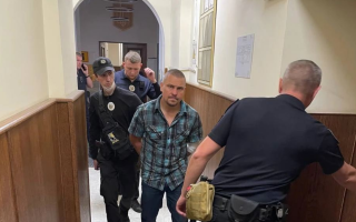 Суд відправив під варту охоронця нардепа Тищенка, який брав участь у нападі на ексвійськового у Дніпрі