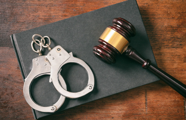 В Кривом Роге суд вынес приговор мужчине, который убил четырех человек и закопал их тела во дворе