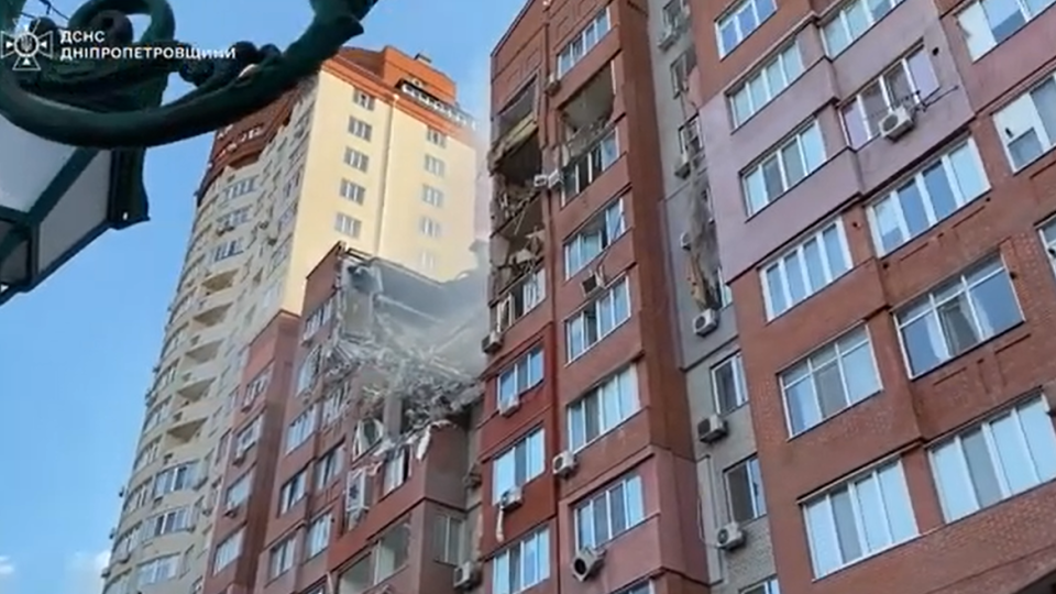 Количество пострадавших от российского удара по многоэтажке увеличилось до 12