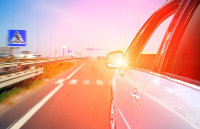 Как комфортно и безопасно ездить в жару: советы водителям