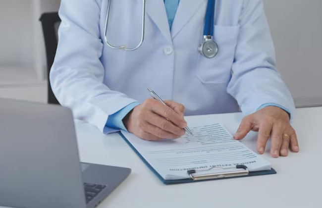 Оплачивается ли листок нетрудоспособности, если работник заболел во время пребывания в ежегодном отпуске: разъяснение