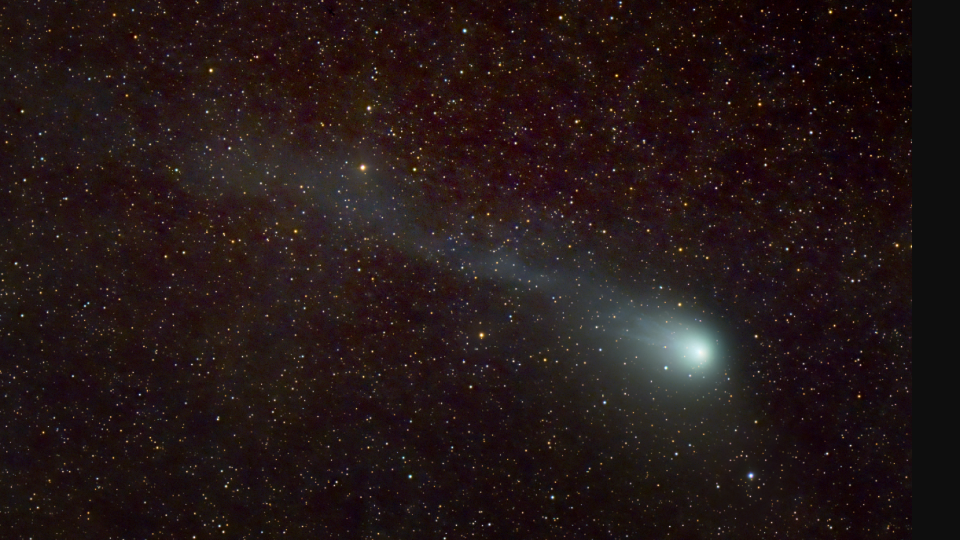 Уперше за 70 років рідкісна комета пролетить повз Землю: коли її можна буде побачити
