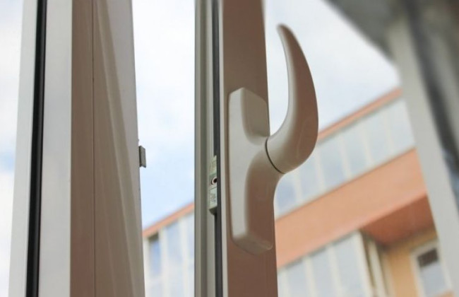 В Киеве двое одноклассников упали с многоэтажки