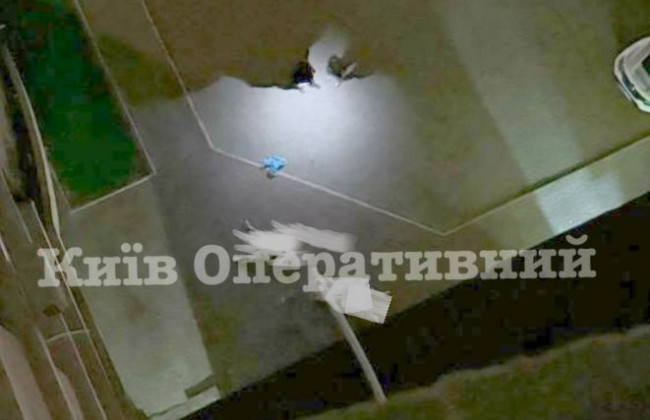 В Киеве двое подростков упали с многоэтажки: в полиции рассказали детали