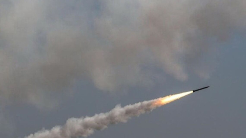 В Оболонському районі столиці уламки ракети пошкодили багатоповерхівку