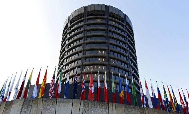 Мировые банки могут пошатнуться: Банк международных расчетов предупредил о рисках в 2024 году